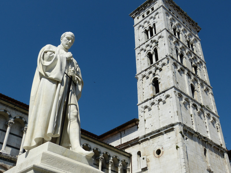 Lucca - Standbeeld en Toren