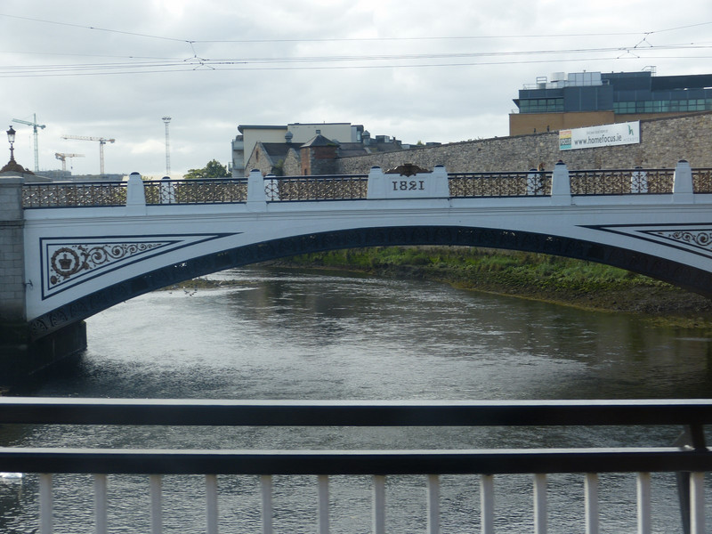 Dublin - een van de vele bruggen over de Liffey