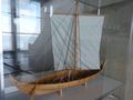 Roskilde Vikingmuseum - schaalmodel van de vissersboot
