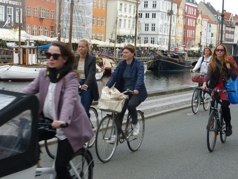 Kopenhagen - vrouwelijke fietsers 