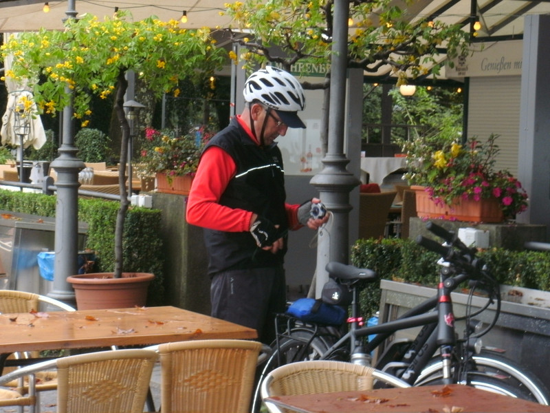 Bregenz - Effen de fietsen vast maken