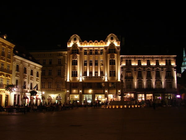 Bratislava Square, Night