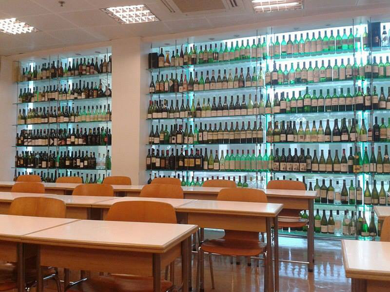 Salle de classe d'oenologie / Wine Studies' classroom