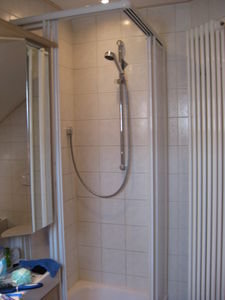 Quasi-American shower