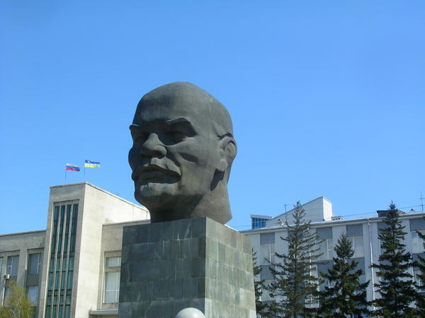 Worlds largest Lenin head