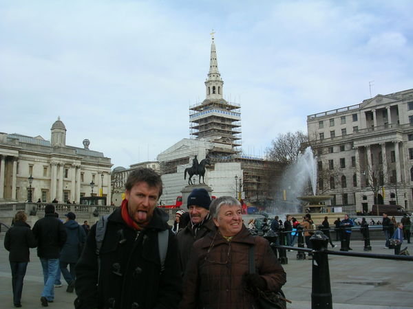 Nico attrapant mouches a Trafalgar Square