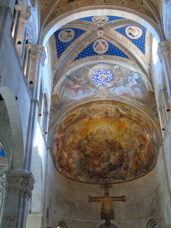 The nave had beautiful frescoes