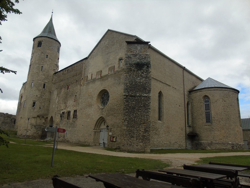 The town’s St Nicholas Cathedral is attached to the castle