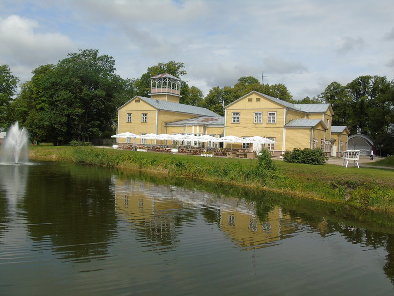 The former 19th century spa hall, now a restaurant where we had an excellent perch lunch whilst overlooking the castle
