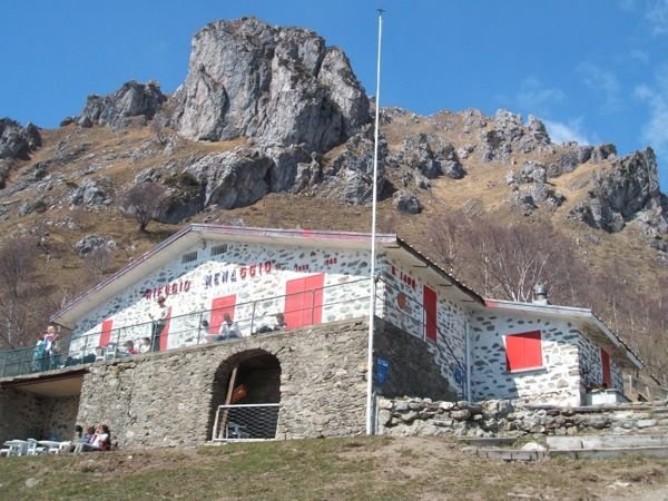 Refugio Menaggio and Monte Grona