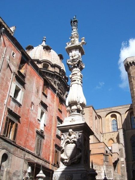 Monument with Duomo behind