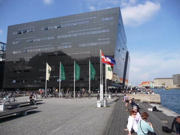 Royal library extension