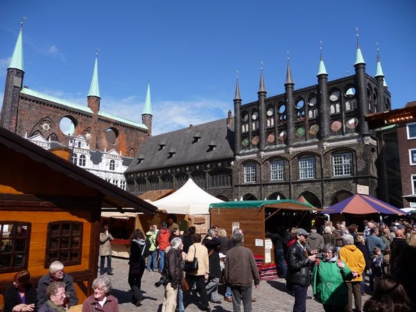 Rathaus and market