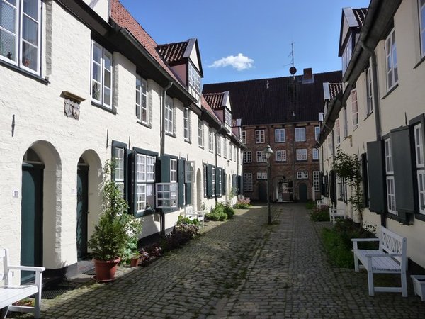 Courtyard housing