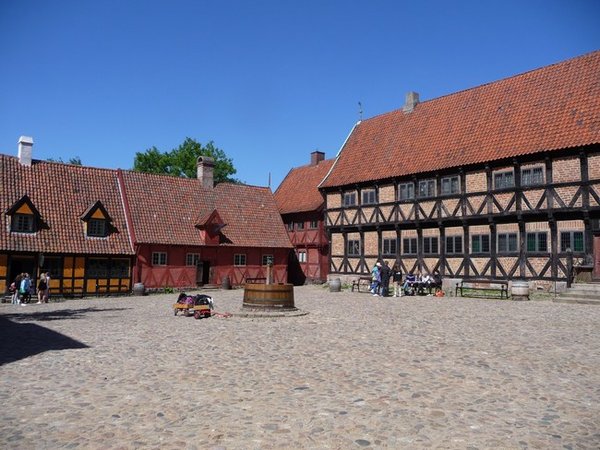 The main square. The building on the left is the Mayors House