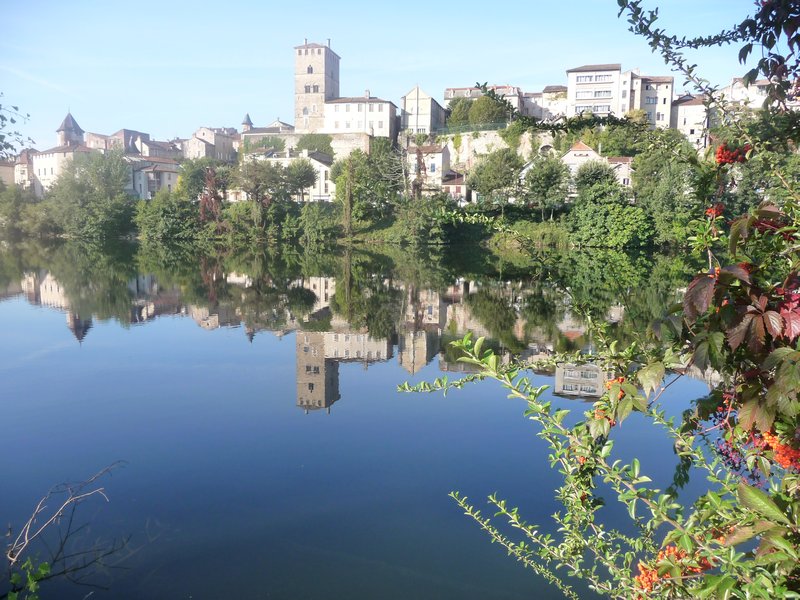 Our last view of Cahors gave us a nice reflection