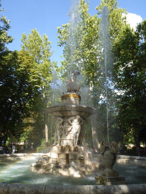 The Jardin de Principe had its own selection of fountains to entertain the crowds. This was one