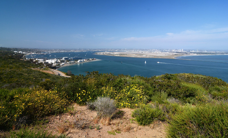 De Point Loma, on voit la baie de San Diego, avec l'énorme base navale au centre.