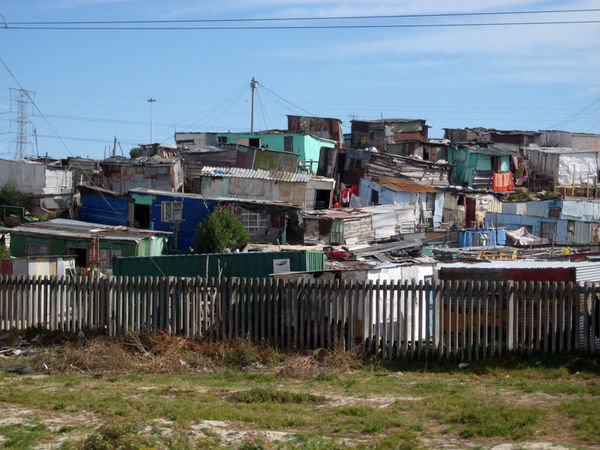 informal-settlements-in-cape-town-photo