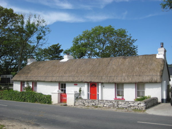 Cottage with thatched-roof