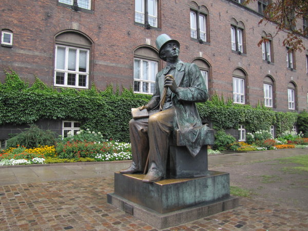 Copenhagen Hans Chr!stian Anderson statue | Photo