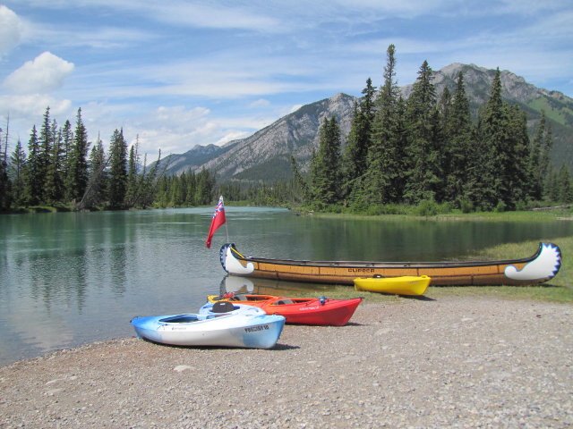 Banff lake canoeing
