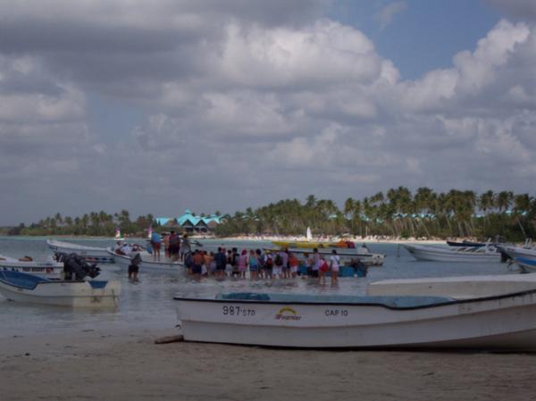 Speed Boat in DR