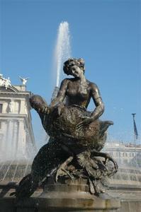 Take two on Leda and the Swan at the Piazza della Republica 