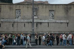 Queue at the Vatican Museum, first five minutes of 100!