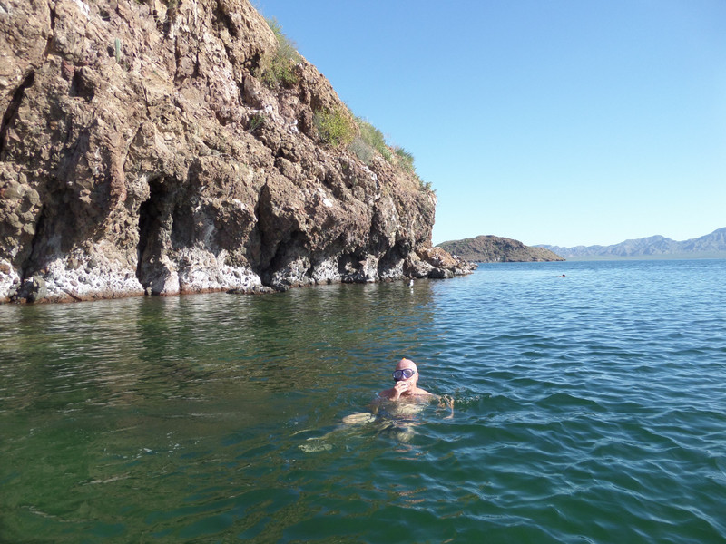 Graeme, enjoying the Warm Waters of Bahía Concepción 