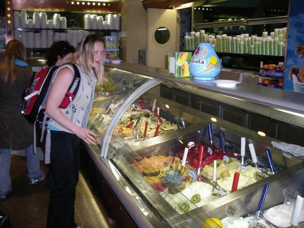 Over 100 flavours of gelati to choose from!