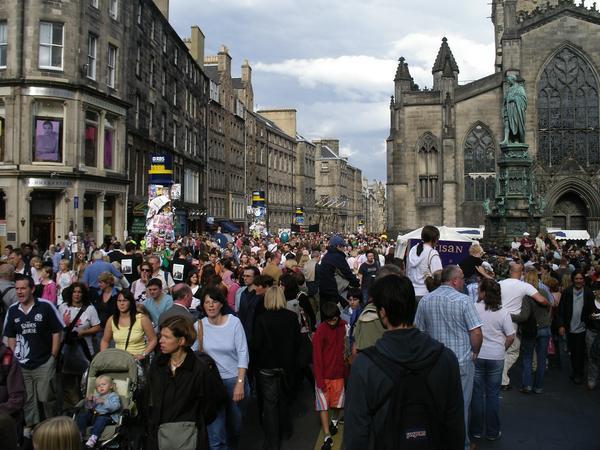 The crowded Royal Mile during Edinburgh Festival