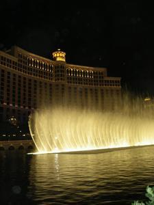 The Bellagio fountains, Vegas