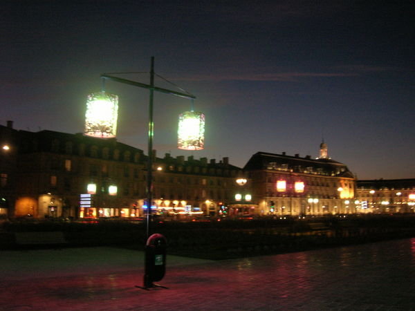 Bordeaux facade at night