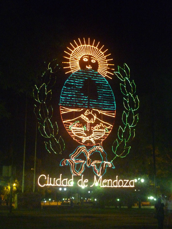 Ciudad de Mendoza lights, Plaza Independencia 