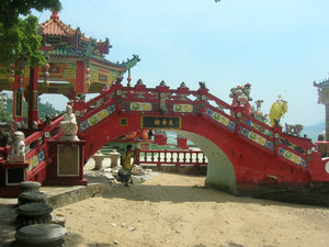Tin Hau Temple Bridge