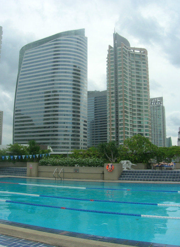 Glow Trinity Silom hotel pool