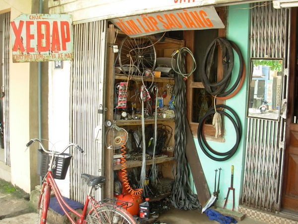 a local bike shop in Son La