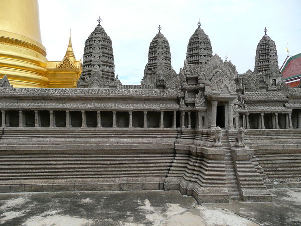Mini Angkor wat