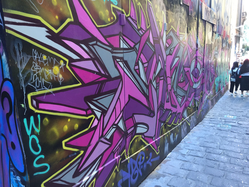 Alley of graffiti 
