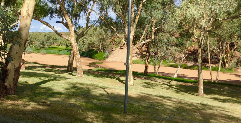 Alice Springs, empty river bed
