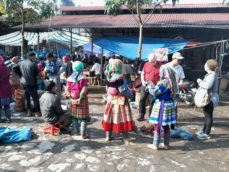 Les Hmong fleuris au marché