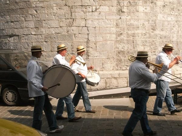 bands performing around the city
