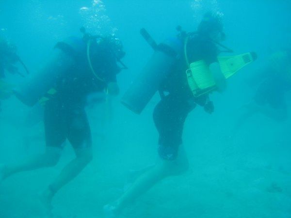 Underwater races