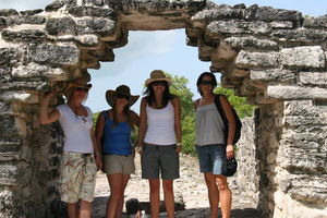 went to see some ruins in cozumel,full on ruins,not much left 