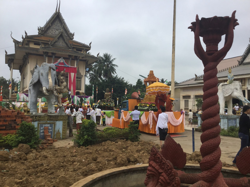 Procession to mark Meak Bochea Festival