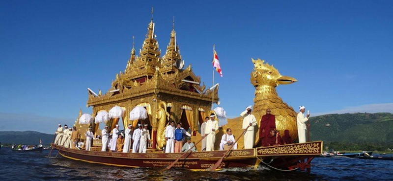 Phaung Daw Oo Pagoda Festival 