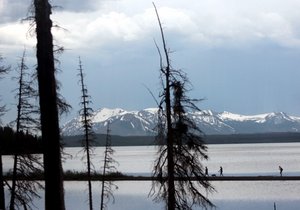 Yellowstone lake1