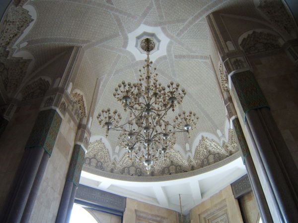 chandelier Hasan II mosque