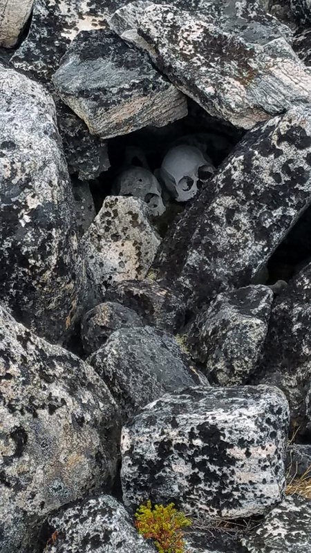 Inuit burial
